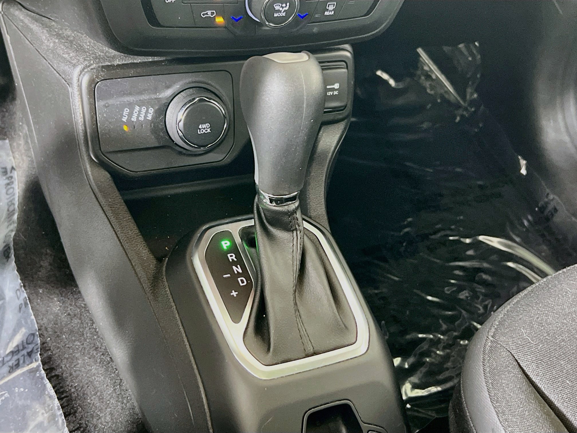 Used 2023 Jeep Renegade Altitude w/ Sun/Sound Group AWD/4WD image 17