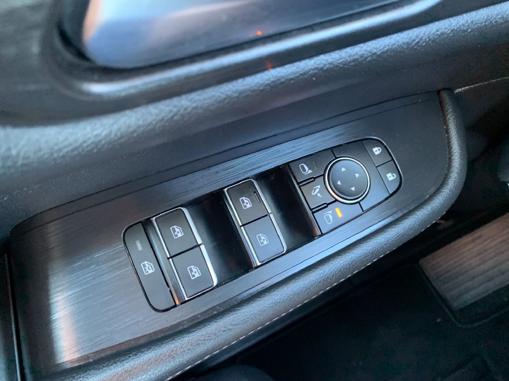 Used 2025 Nissan Armada SL w/ Captain's Chari Seat Package AWD/4WD image 25