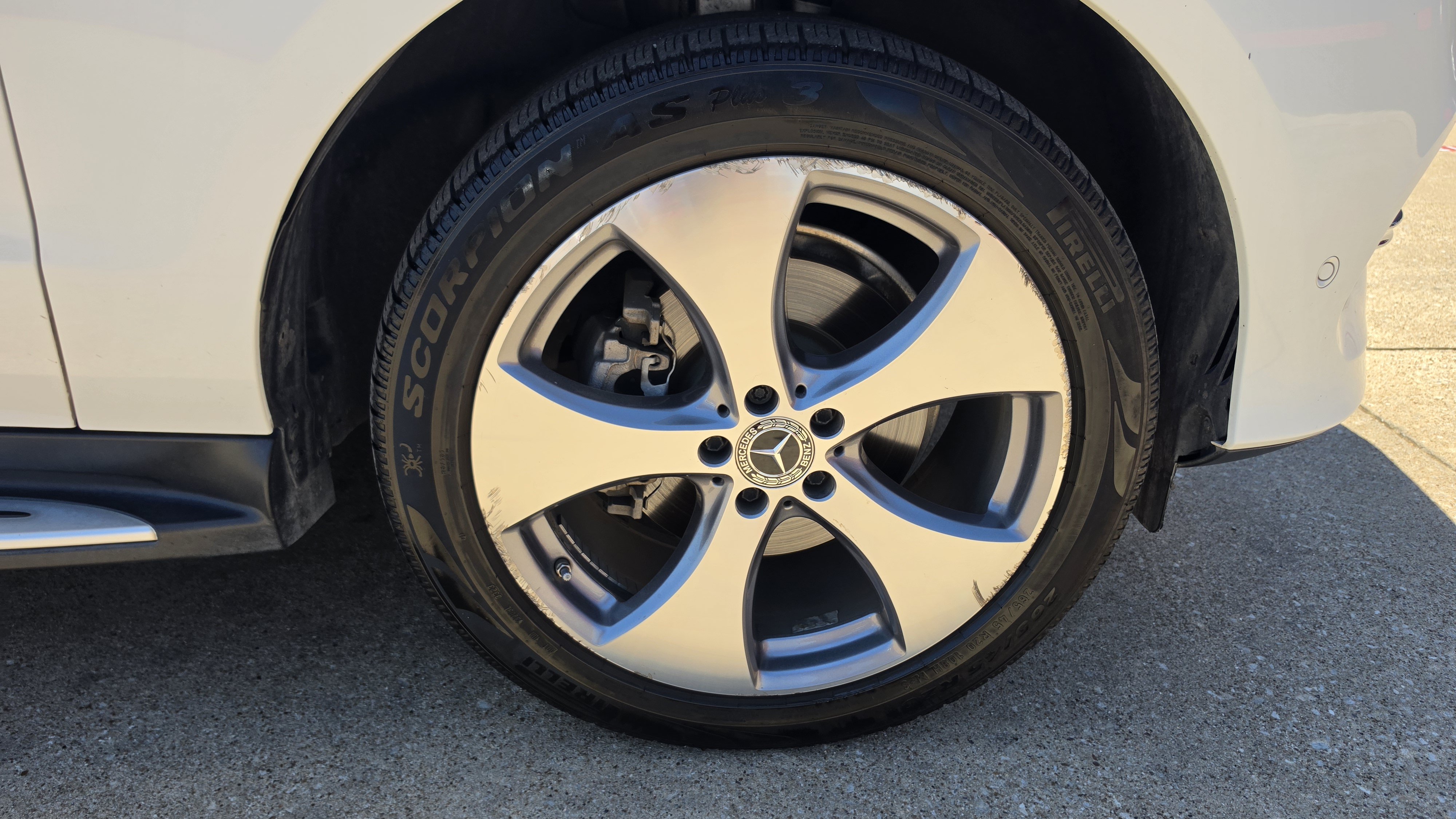 Used 2018 Mercedes-Benz GLE 350 w/ Premium 1 Package image 17