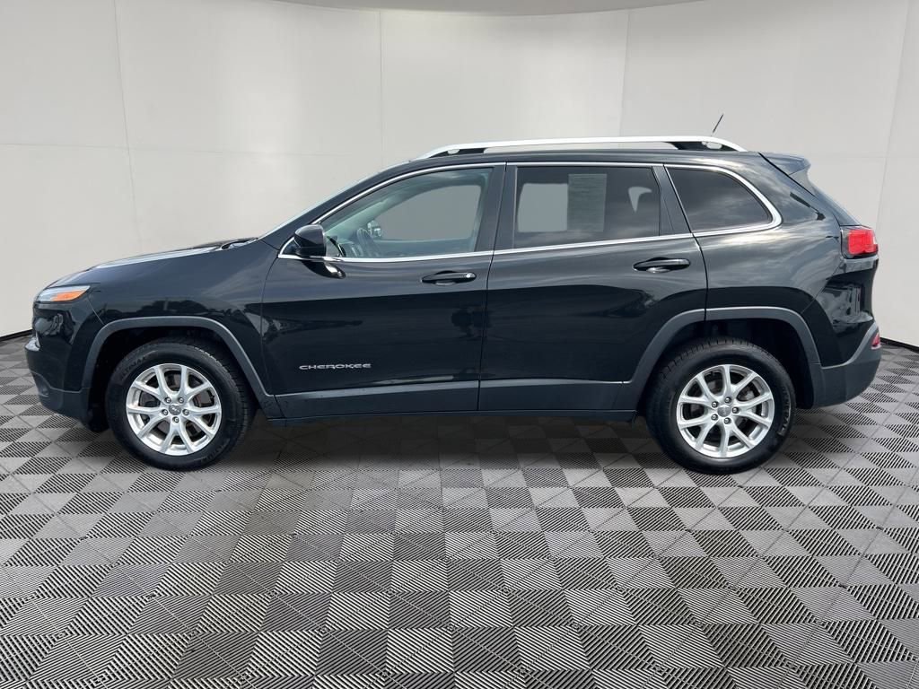 Used 2015 Jeep Cherokee Latitude image 2