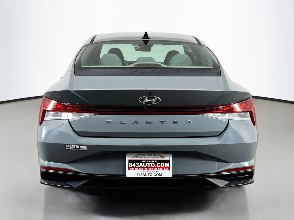 Used 2022 Hyundai Elantra SEL w/ Convenience + Premium Package FWD image 36