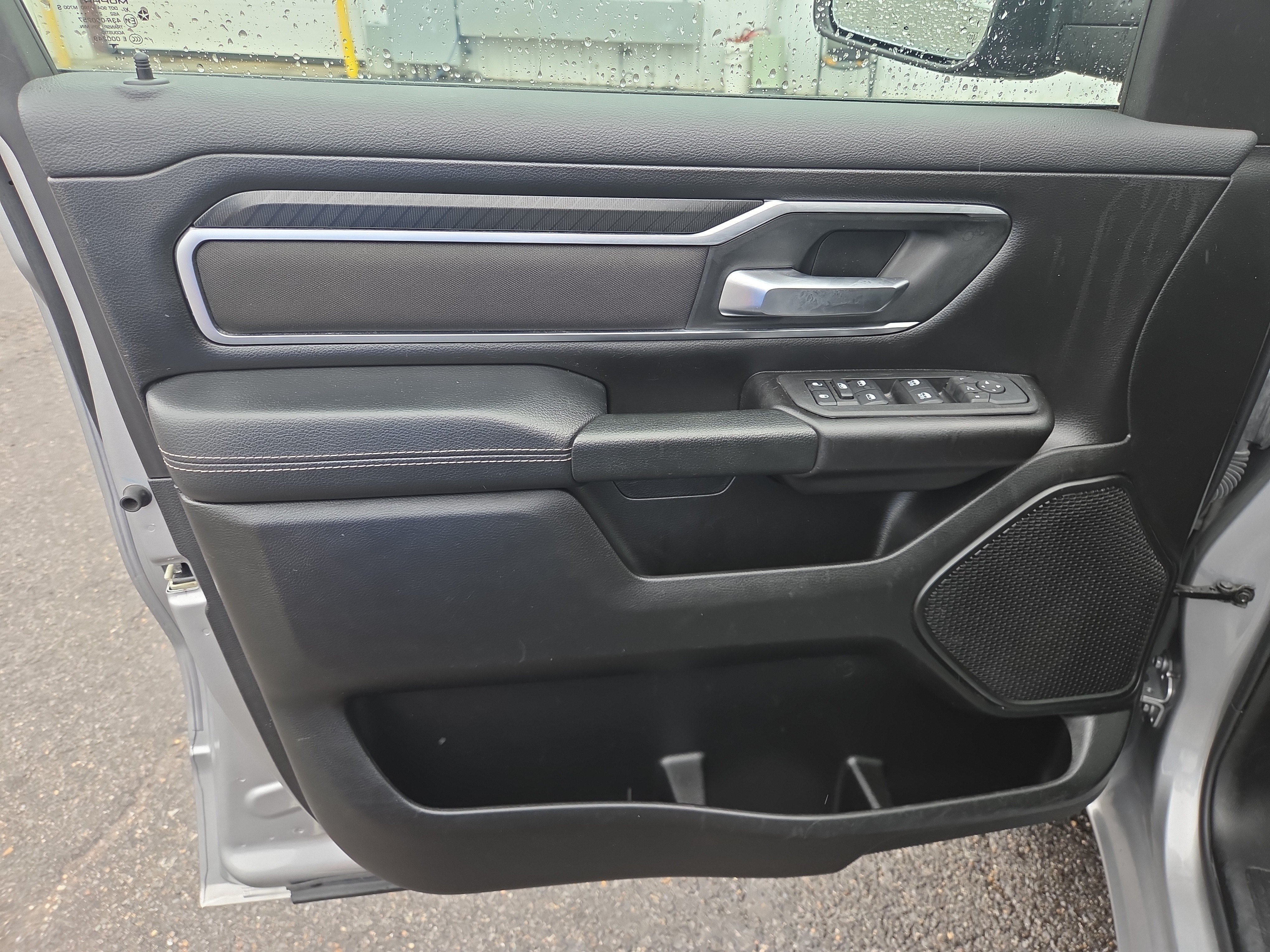 Used 2025 RAM 1500 Big Horn AWD/4WD image 6