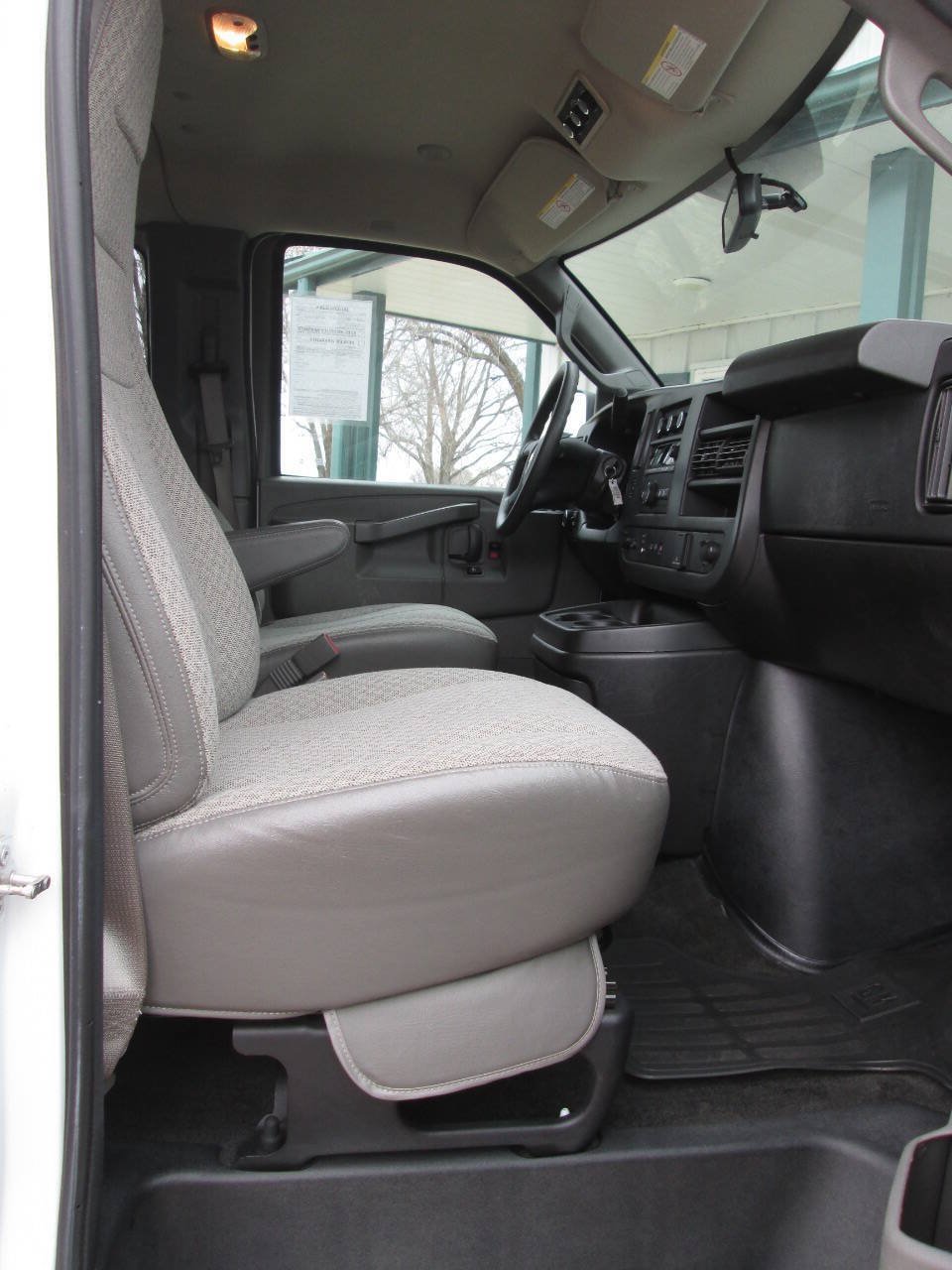 Used 2018 Chevrolet Express 3500 LT w/ LT Preferred Equipment Group RWD image 28