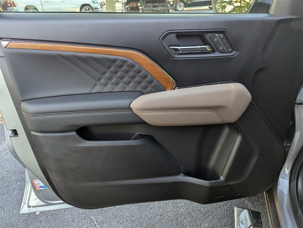 New 2026 GMC Canyon Denali image 13