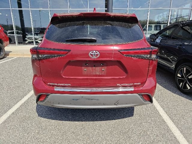 Used 2022 Toyota Highlander Platinum image 4