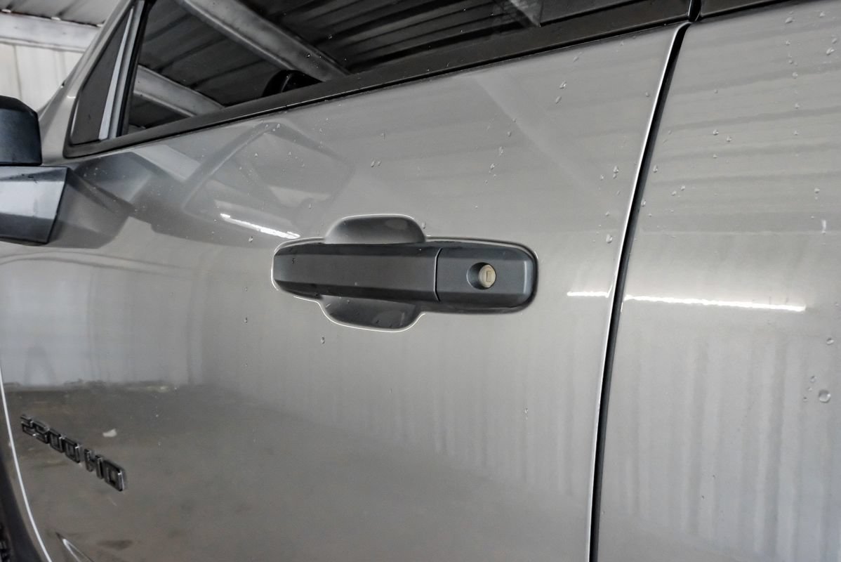 Used 2026 Chevrolet Silverado 2500 Custom w/ Custom Convenience Package AWD/4WD image 39