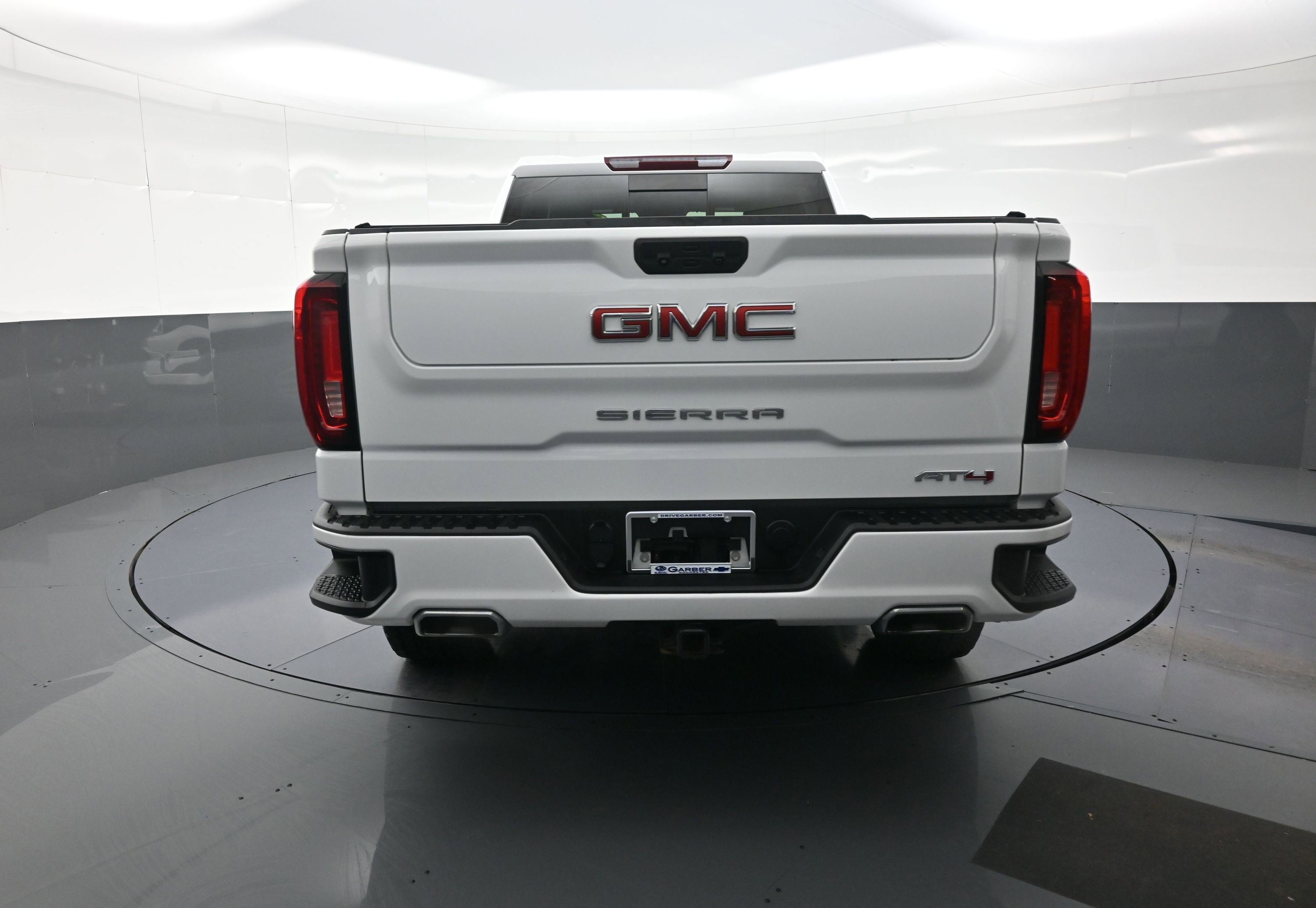 Used 2022 GMC Sierra 1500 AT4 w/ AT4 Preferred Package image 4
