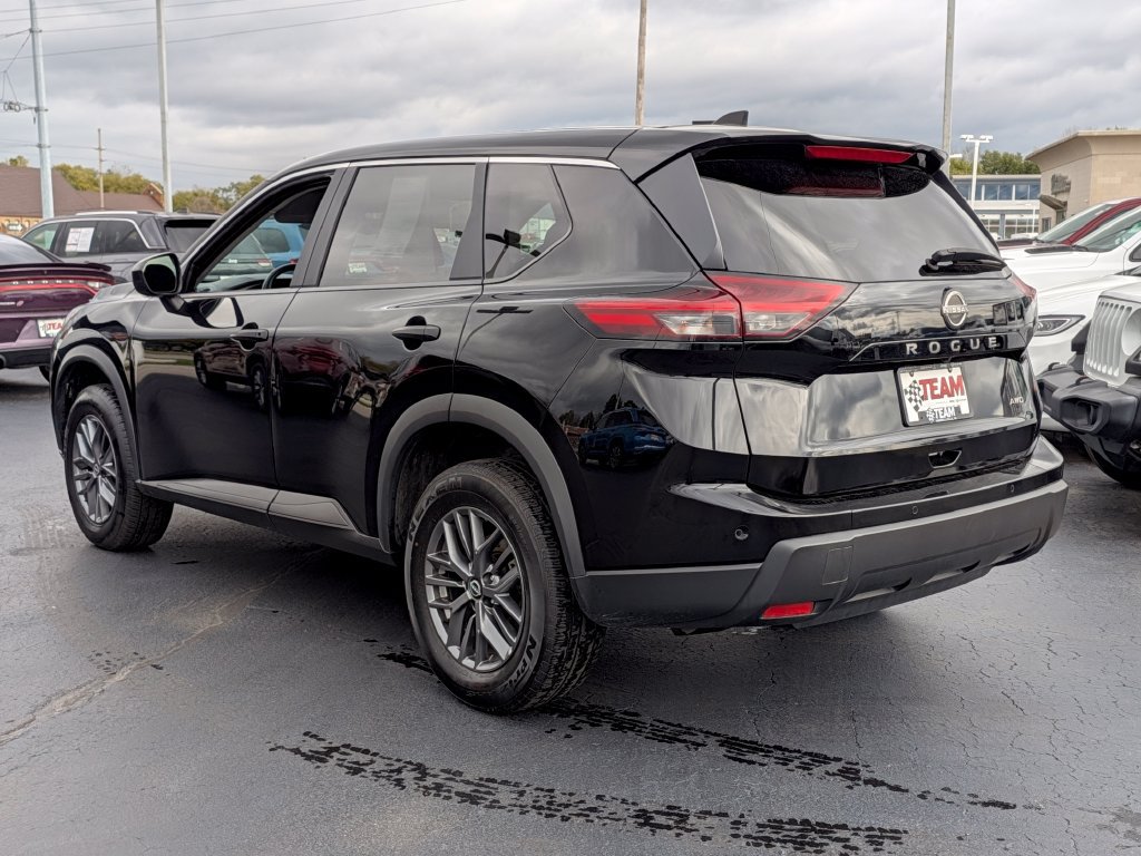 Used 2024 Nissan Rogue S AWD/4WD image 6