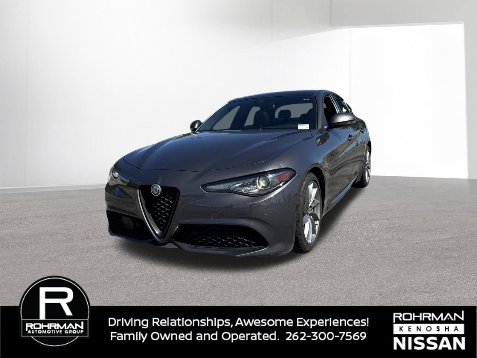 Used 2023 Alfa Romeo Giulia Sprint RWD image 2