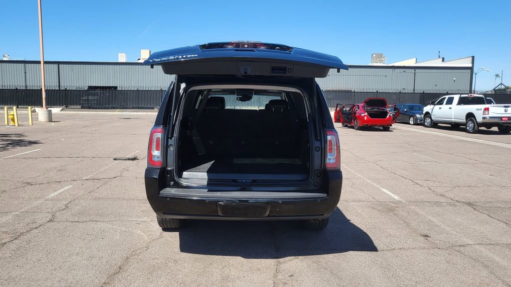 Used 2019 GMC Yukon XL SLT w/ Premium Edition image 11