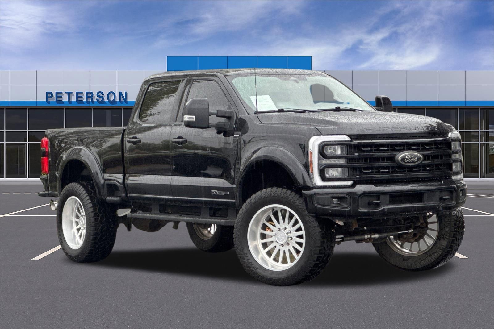 Used 2024 Ford F350 Lariat w/ Lariat Ultimate Package AWD/4WD image 2
