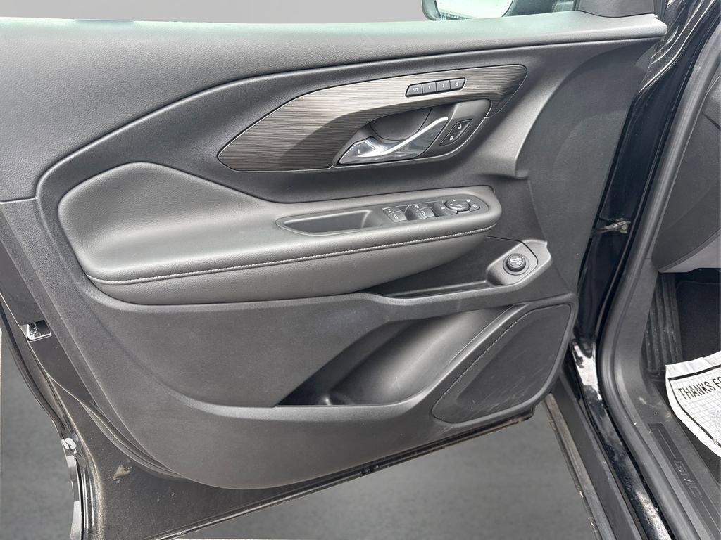 Used 2022 GMC Terrain SLT image 24