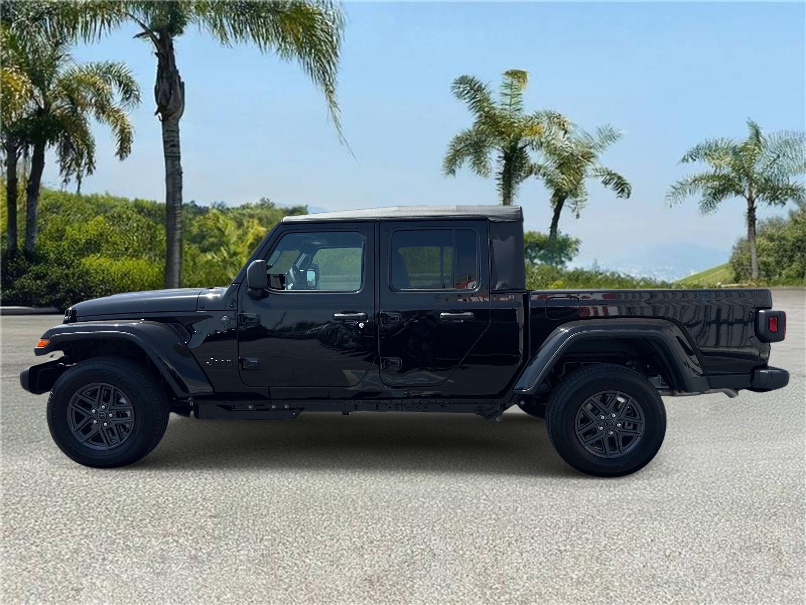 New 2026 Jeep Gladiator Sport AWD/4WD image 2