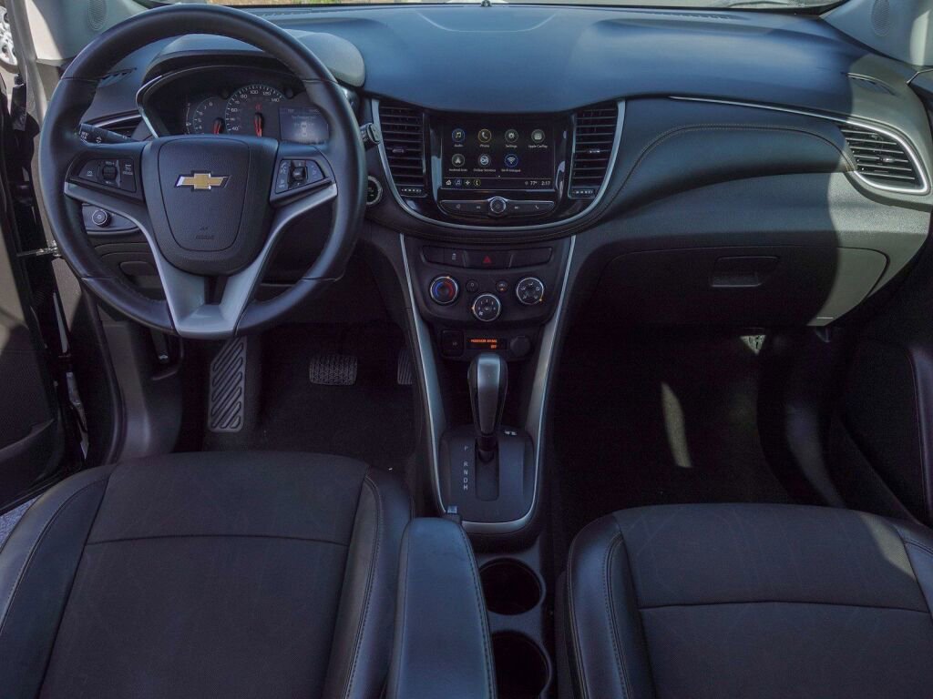 Used 2018 Chevrolet Trax LT w/ LT Convenience Package image 11