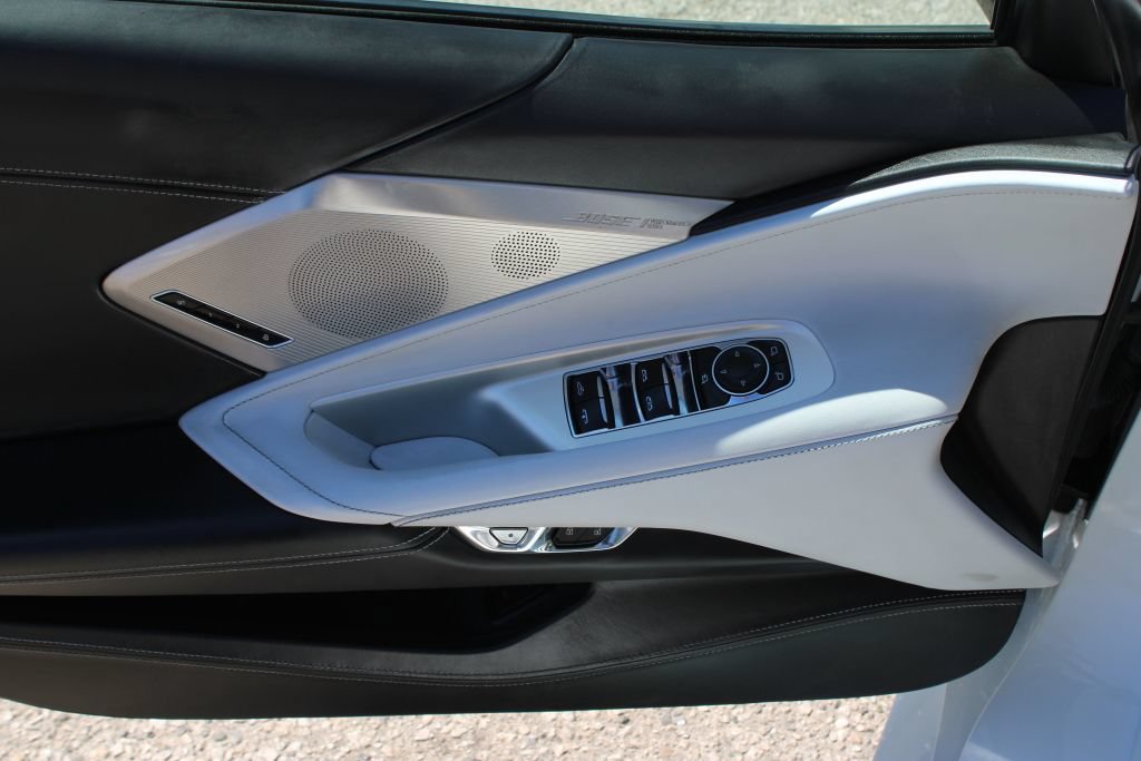 Used 2021 Chevrolet Corvette Stingray Premium Conv w/ Z51 Performance Package RWD image 32