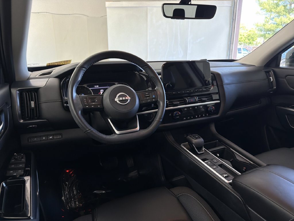 Certified 2025 Nissan Pathfinder SL FWD image 21