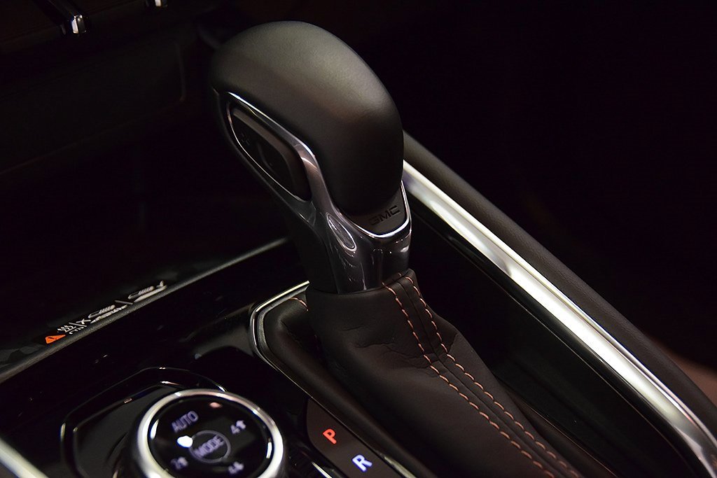 Used 2026 GMC Canyon AT4 w/ Technology Plus Package image 26