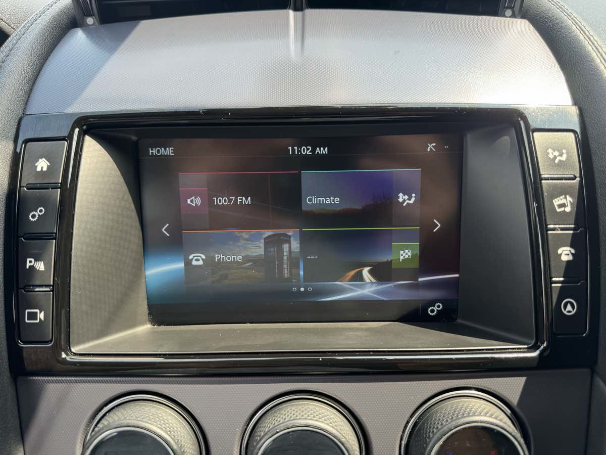 Used 2018 Jaguar F-TYPE Coupe RWD image 15