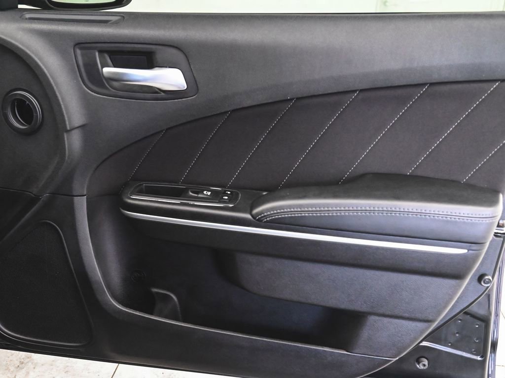 Used 2018 Dodge Charger SXT Plus RWD image 11