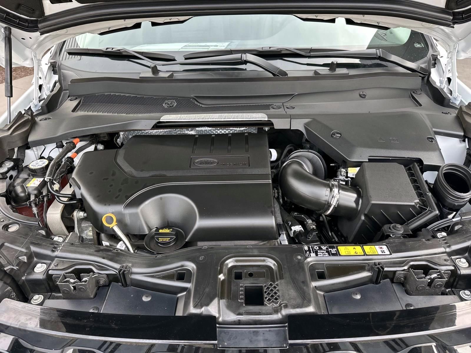 Used 2025 Land Rover Discovery Sport S image 21