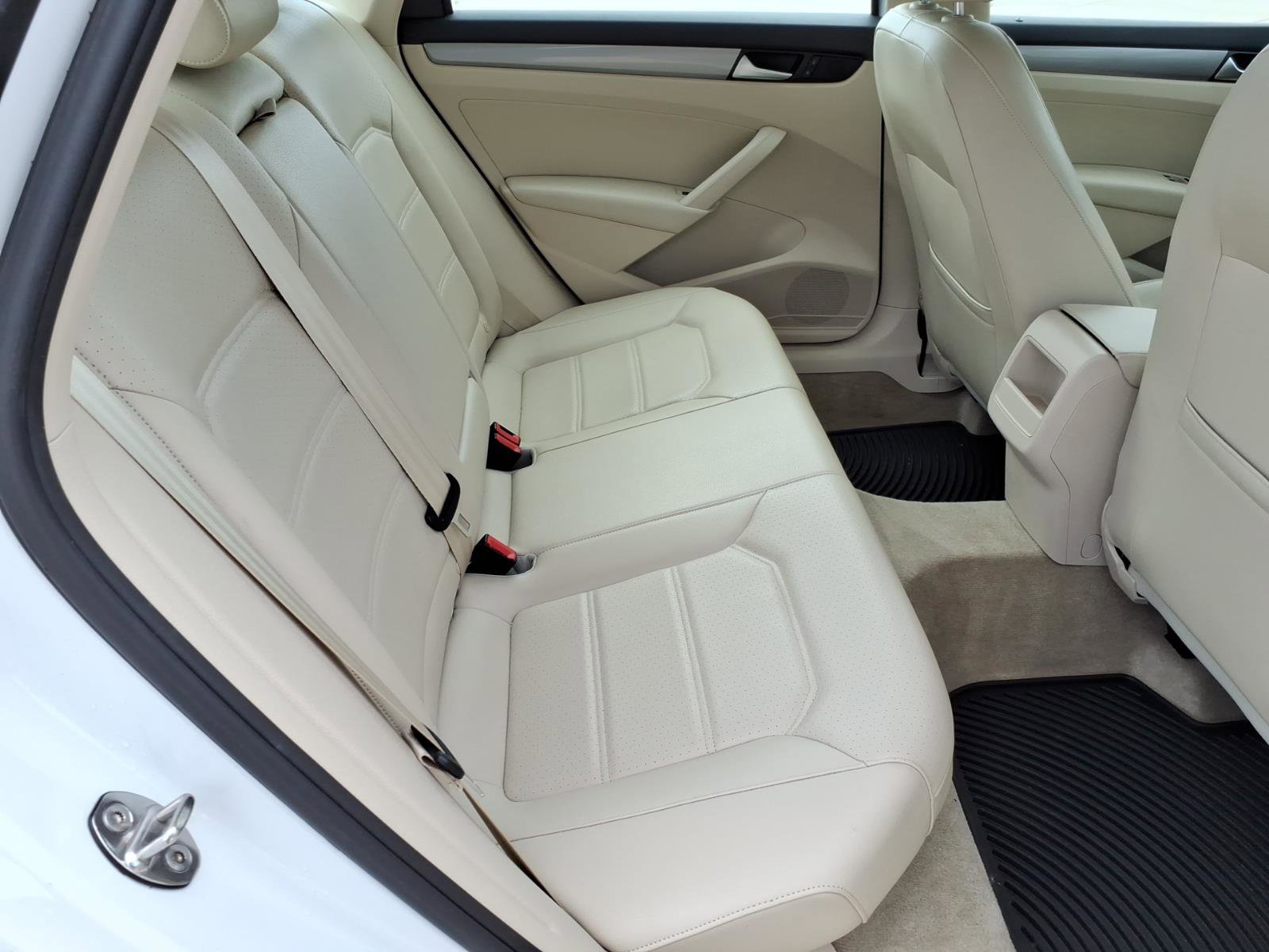 Used 2015 Volkswagen Passat 1.8T Limited Edition FWD image 15