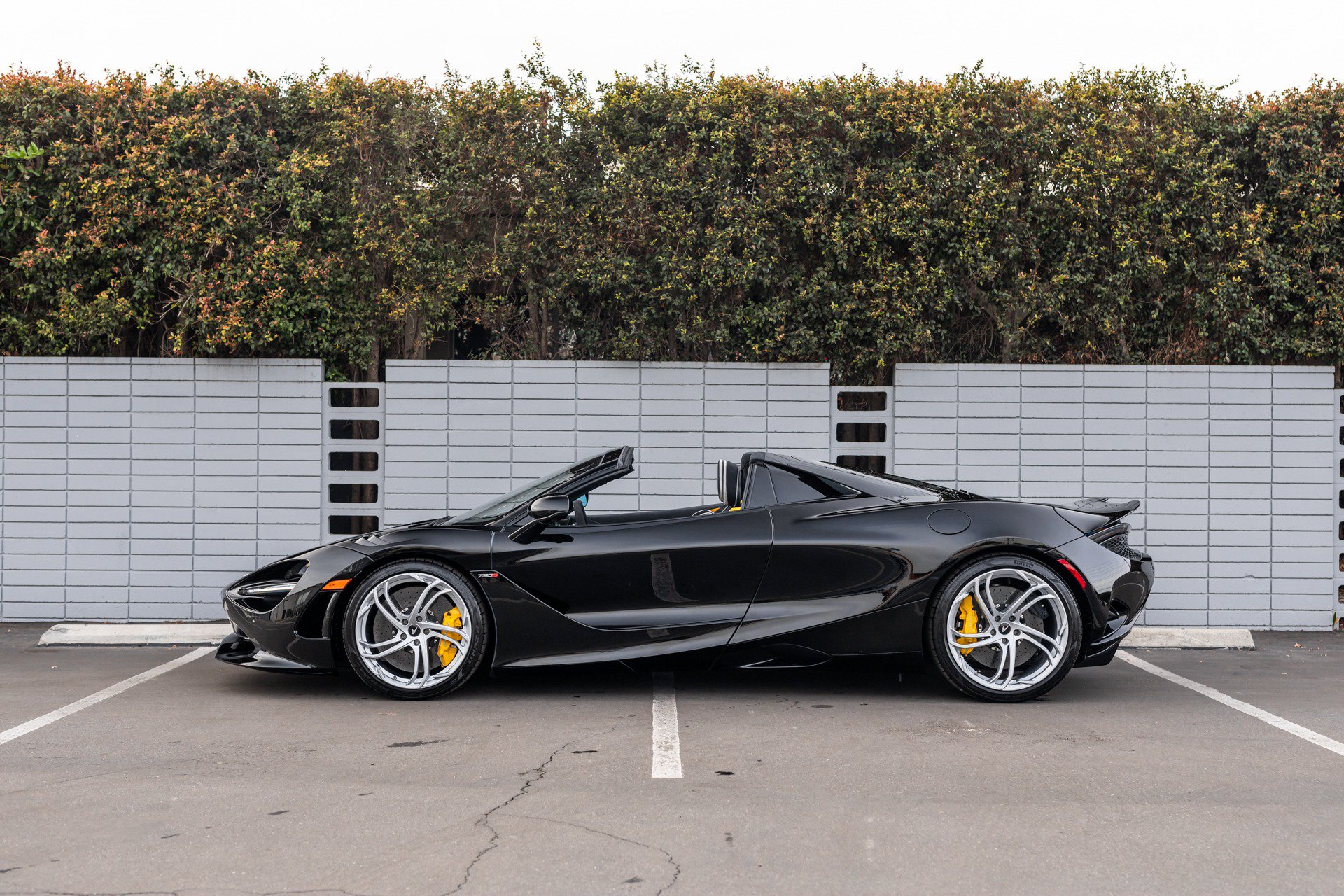 Used 2024 McLaren 750S Spider RWD image 20