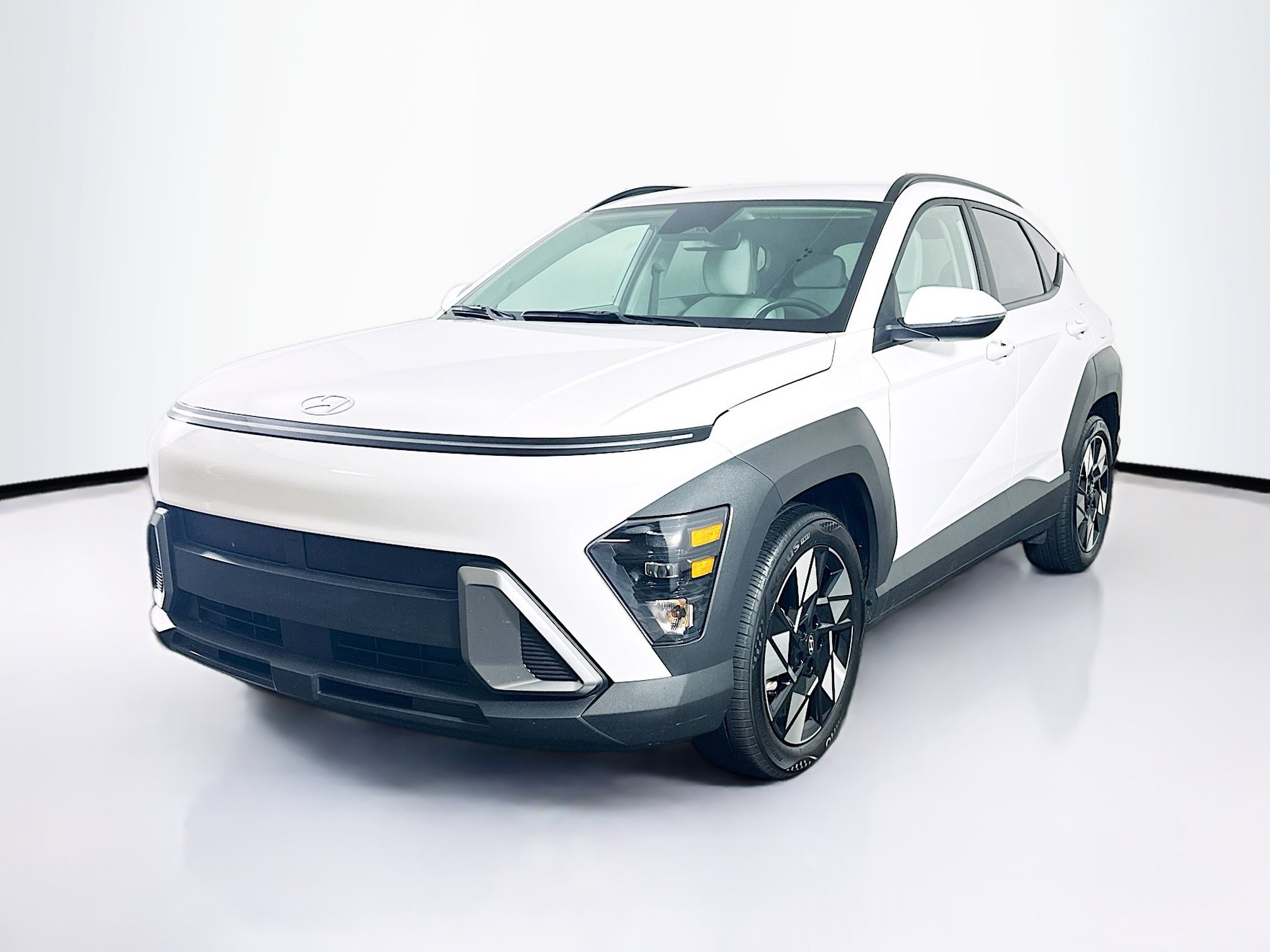 Used 2025 Hyundai Kona SEL image 3