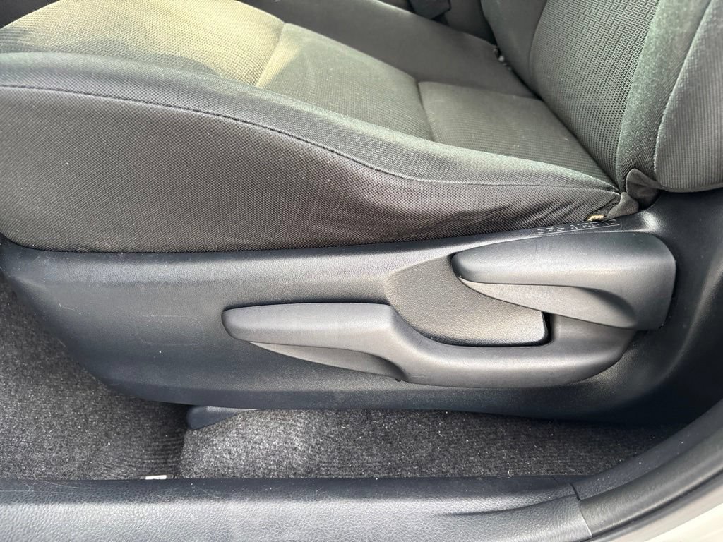 Used 2017 Toyota RAV4 LE FWD image 17