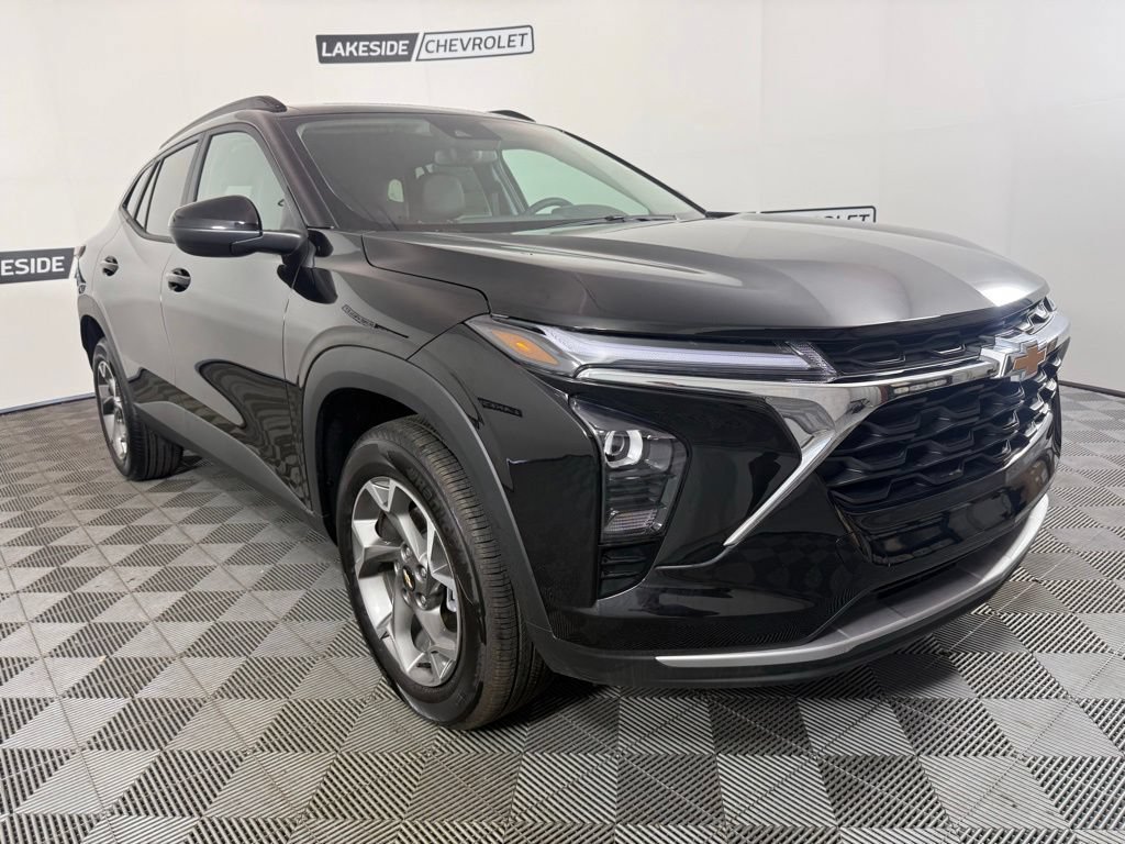 New 2026 Chevrolet Trax LT w/ Driver Confidence Package FWD image 8