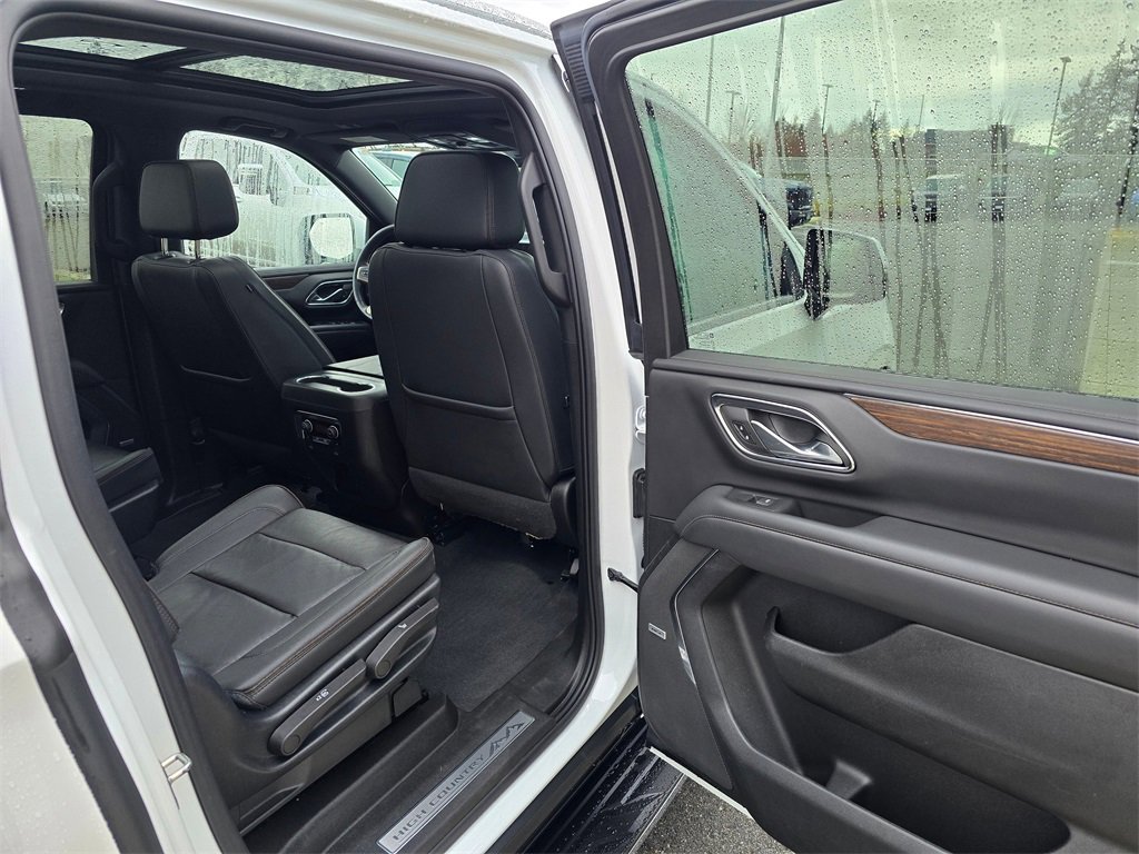 Used 2022 Chevrolet Suburban High Country image 46