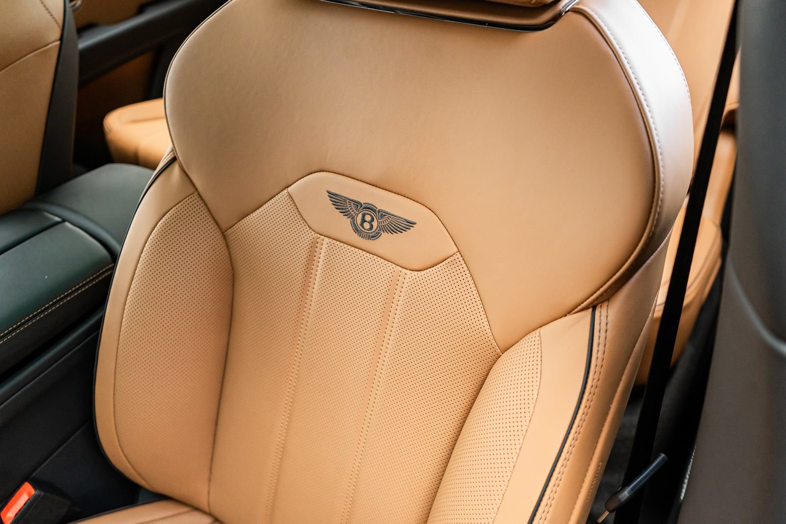 New 2026 Bentley Bentayga AWD/4WD image 28