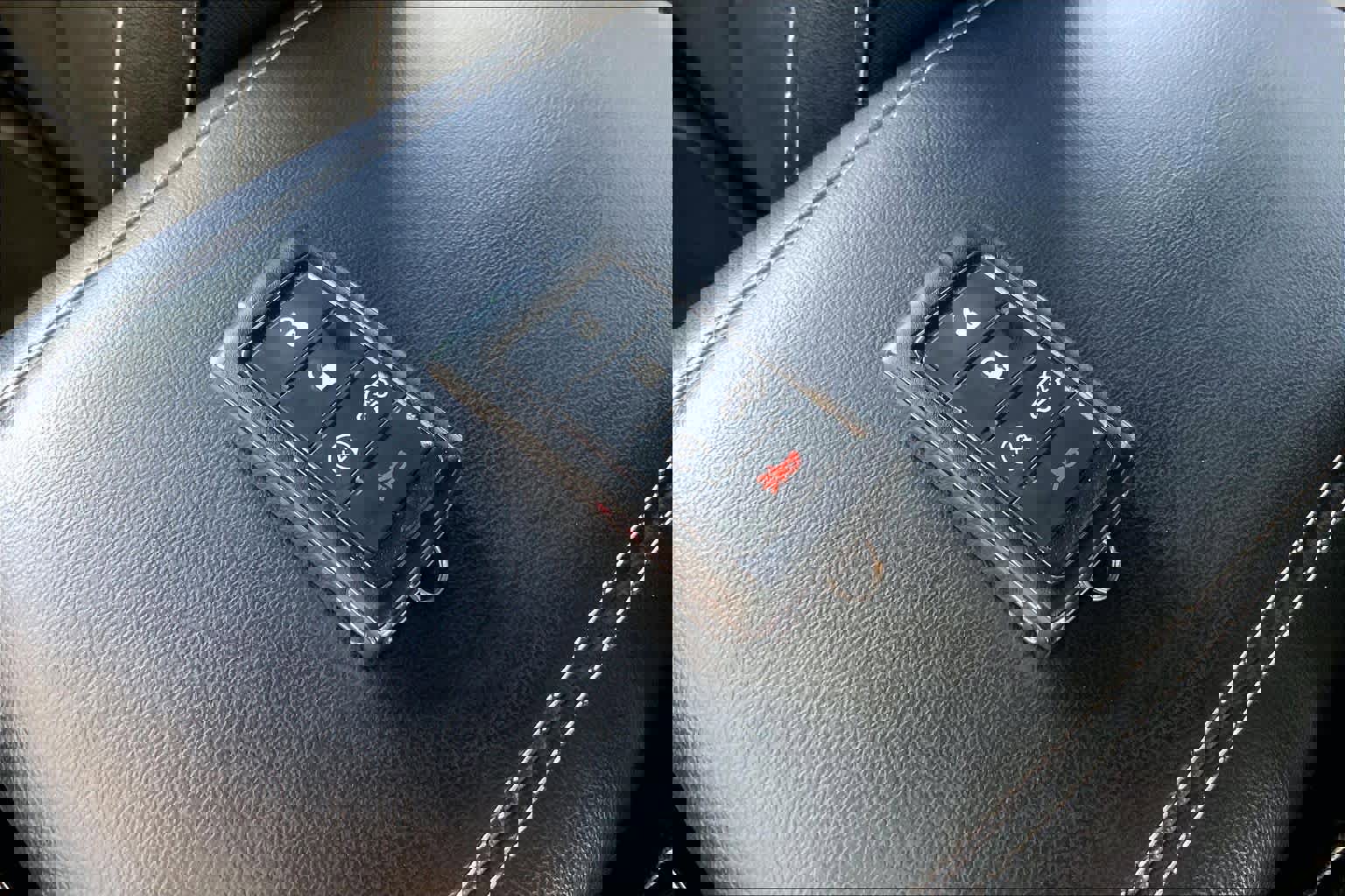 Used 2023 Jeep Grand Cherokee Altitude image 14