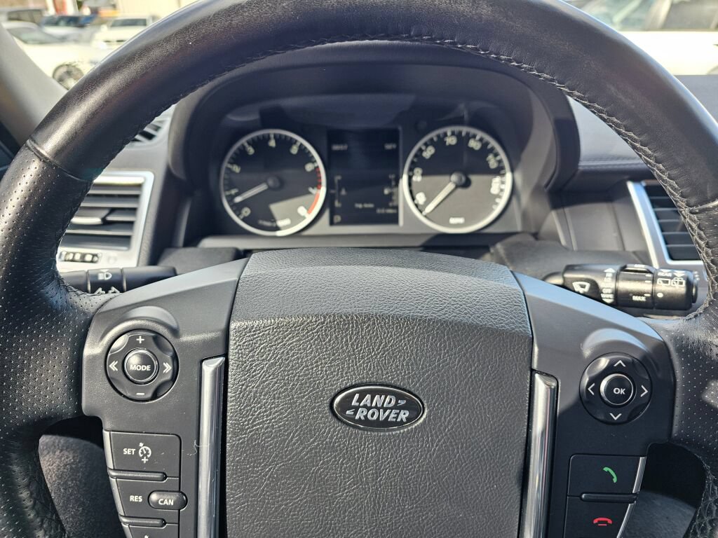 Used 2011 Land Rover Range Rover Sport HSE AWD/4WD image 21