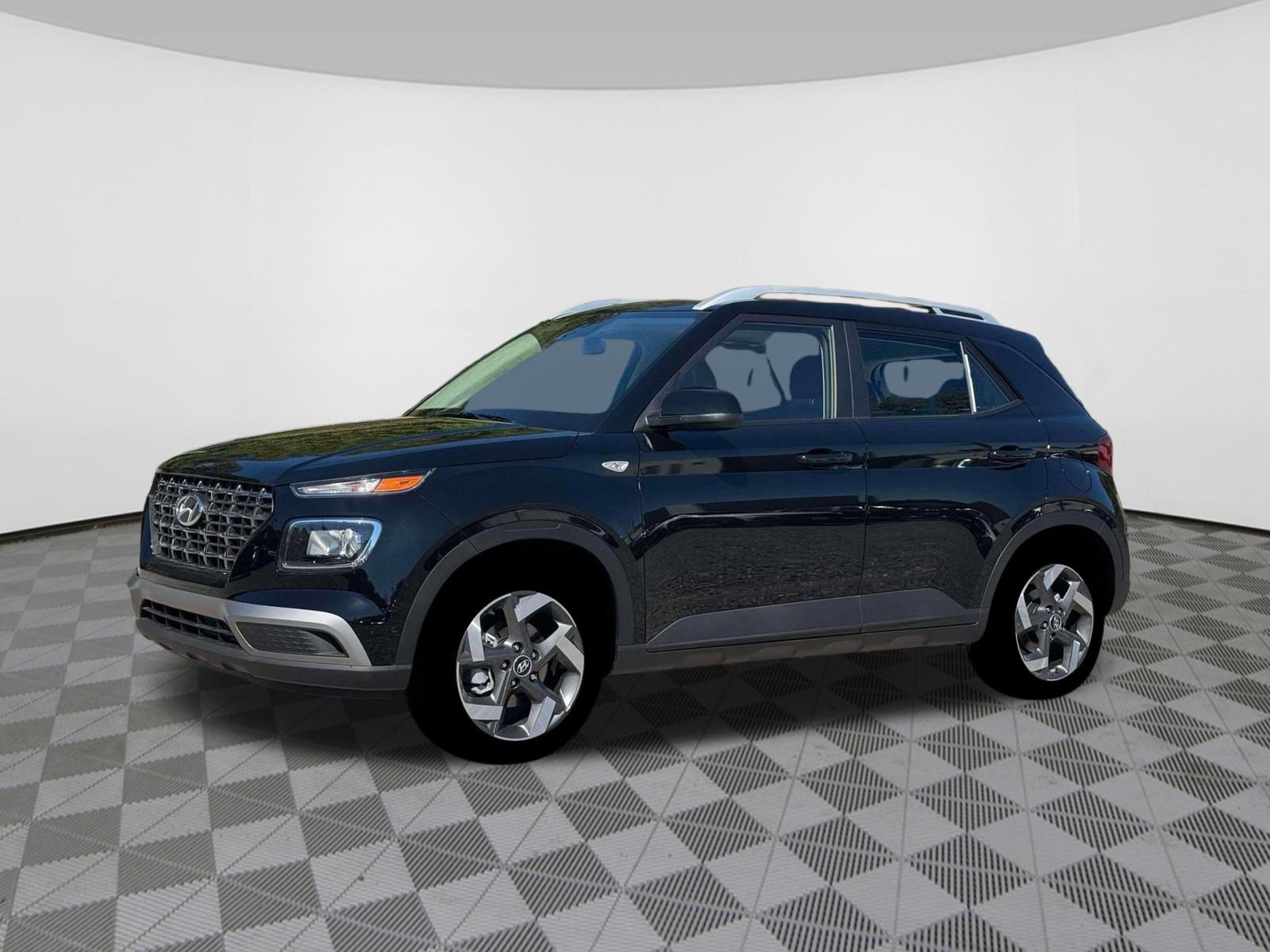New 2026 Hyundai Venue SEL FWD image 2