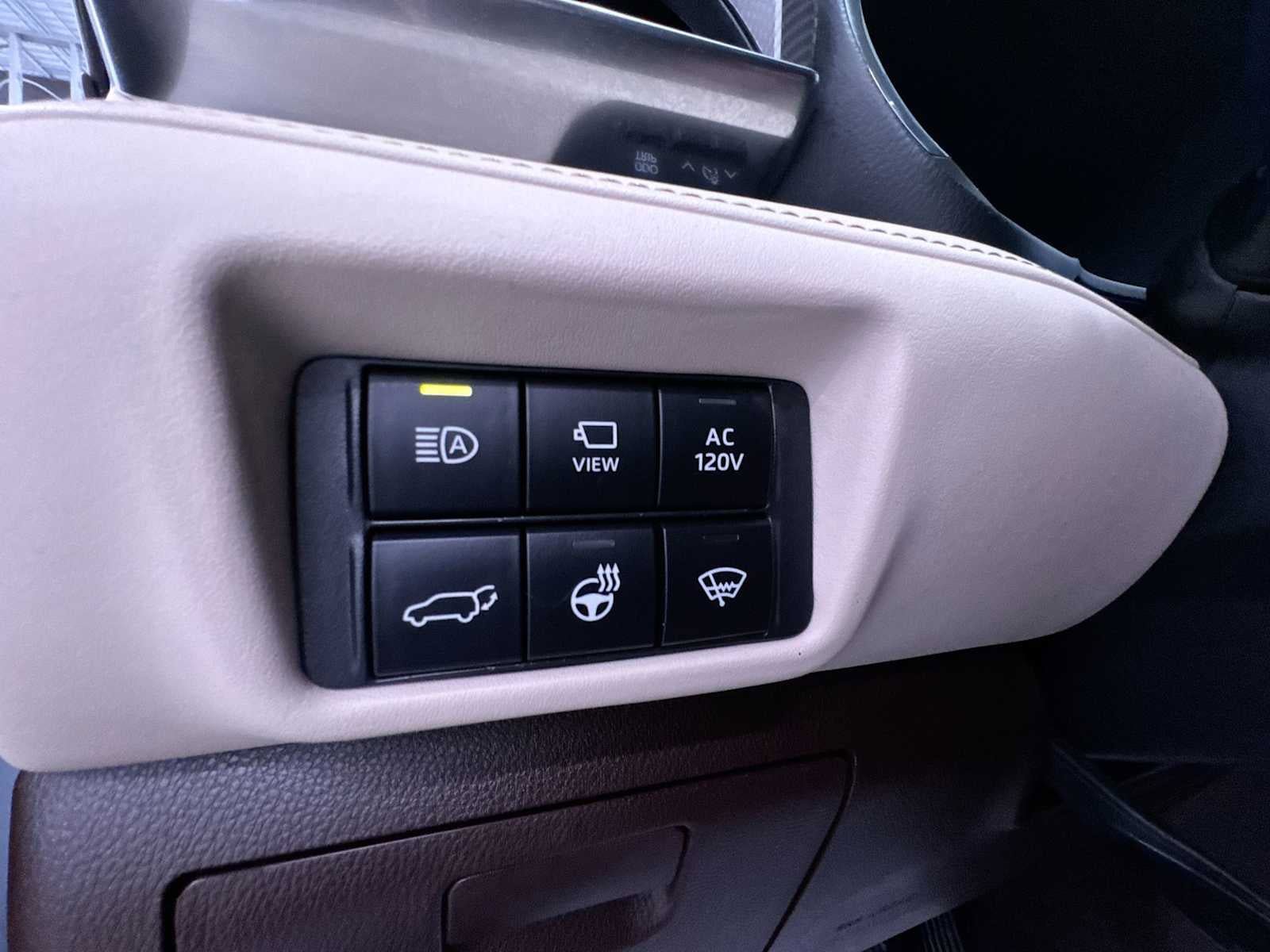 Used 2022 Toyota Highlander Platinum AWD/4WD image 16
