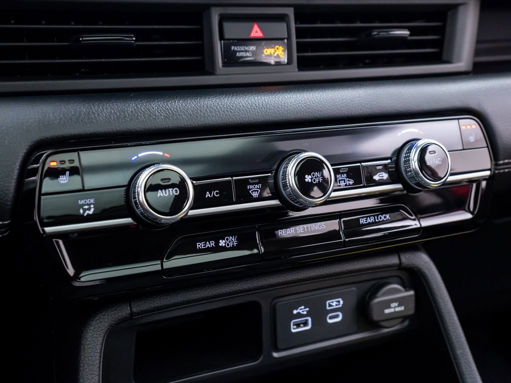 Certified 2025 Honda Pilot Touring image 28