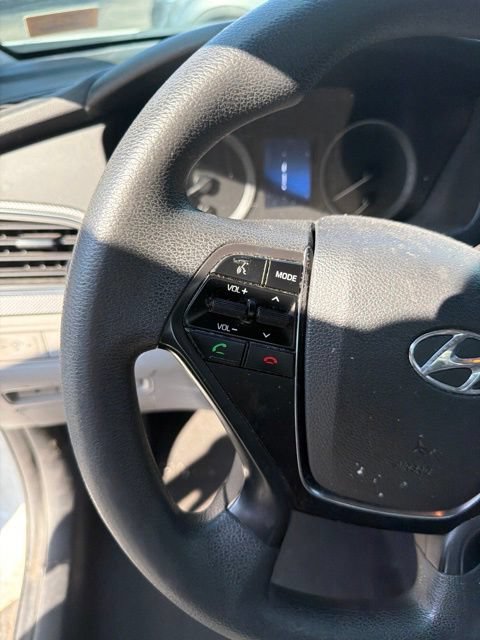 Used 2017 Hyundai Sonata SE FWD image 11