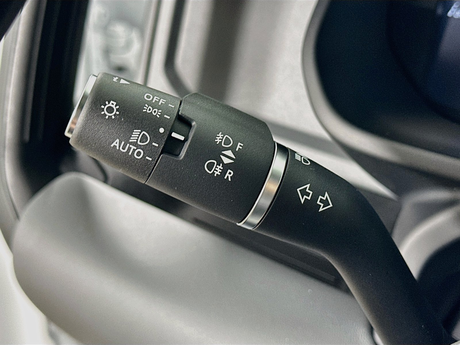 New 2026 Land Rover Defender 110 X-Dynamic SE AWD/4WD image 21