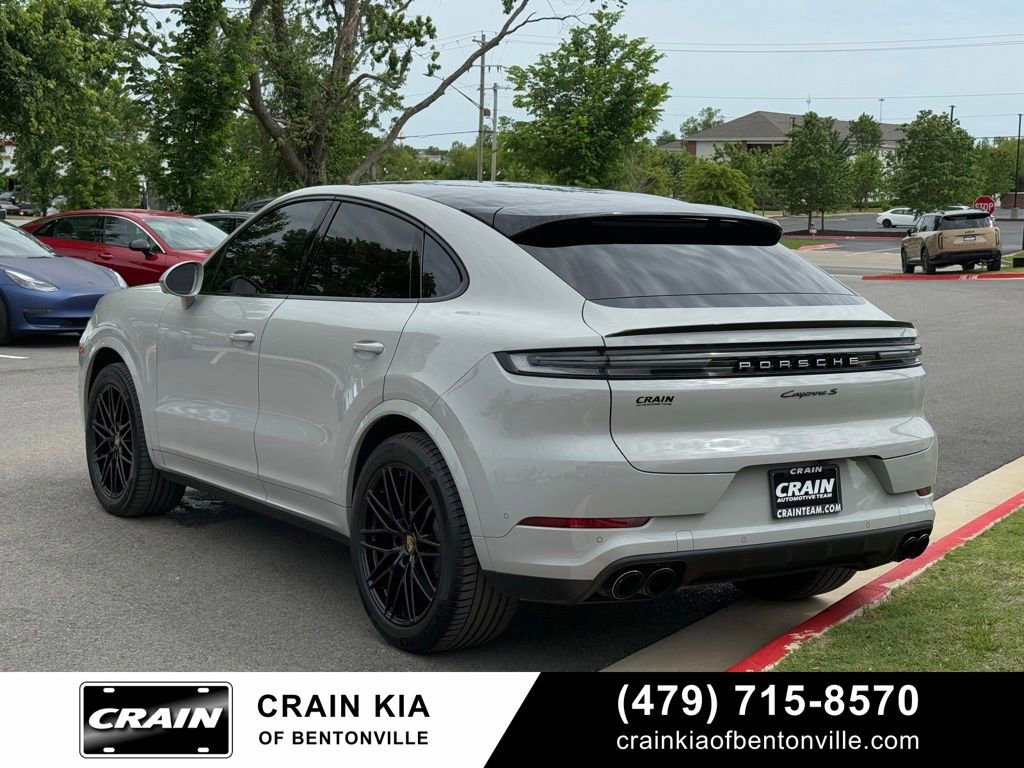 Used 2024 Porsche Cayenne S AWD/4WD image 3