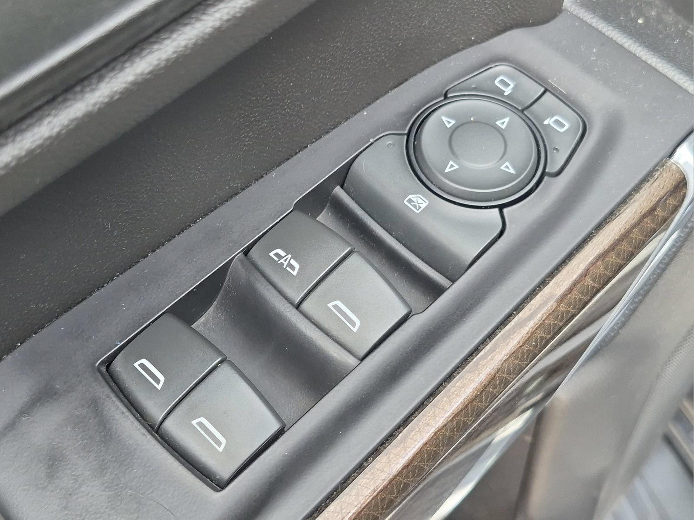 Used 2019 Chevrolet Silverado 1500 LT w/ All-Star Edition AWD/4WD image 15