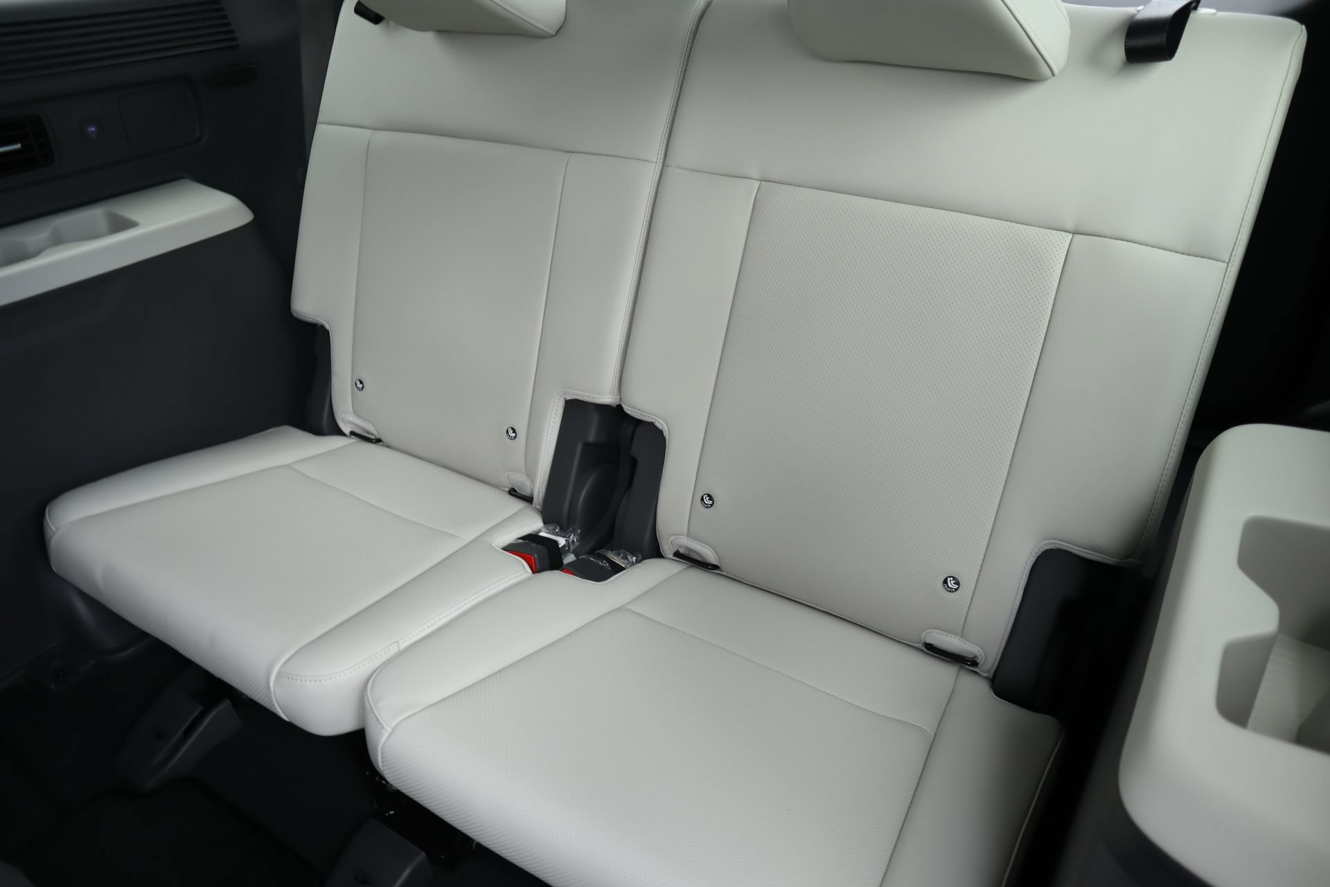 New 2027 Hyundai Santa Fe SEL FWD image 18