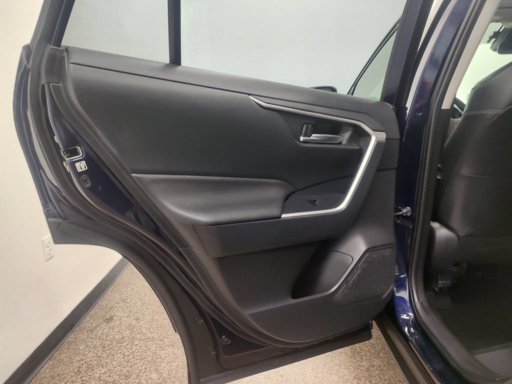 Used 2019 Toyota RAV4 XLE Premium w/ Cold Weather Package AWD/4WD image 18