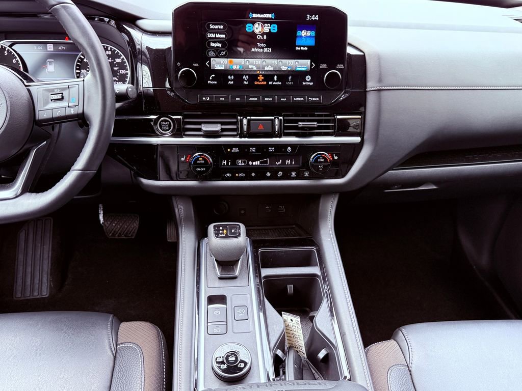 Used 2023 Nissan Pathfinder SL image 14