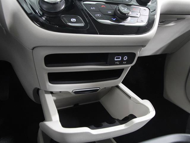 Used 2019 Chrysler Pacifica Touring-L w/ Advanced Safetytec Group image 16