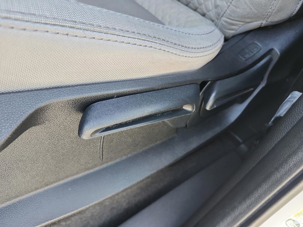 Used 2023 Honda Pilot LX image 24