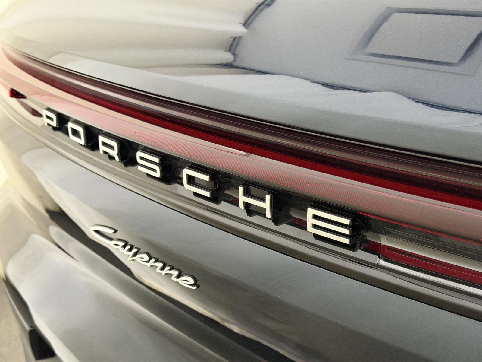 Certified 2025 Porsche Cayenne E-Hybrid image 25