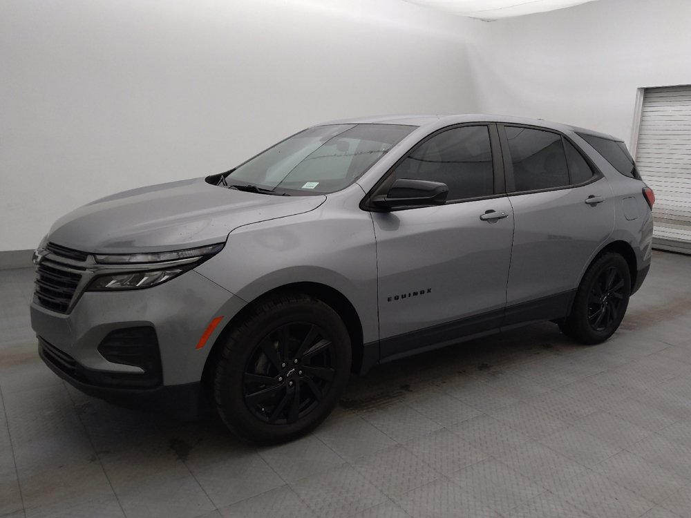 Used 2024 Chevrolet Equinox LS w/ LS Convenience Package image 2