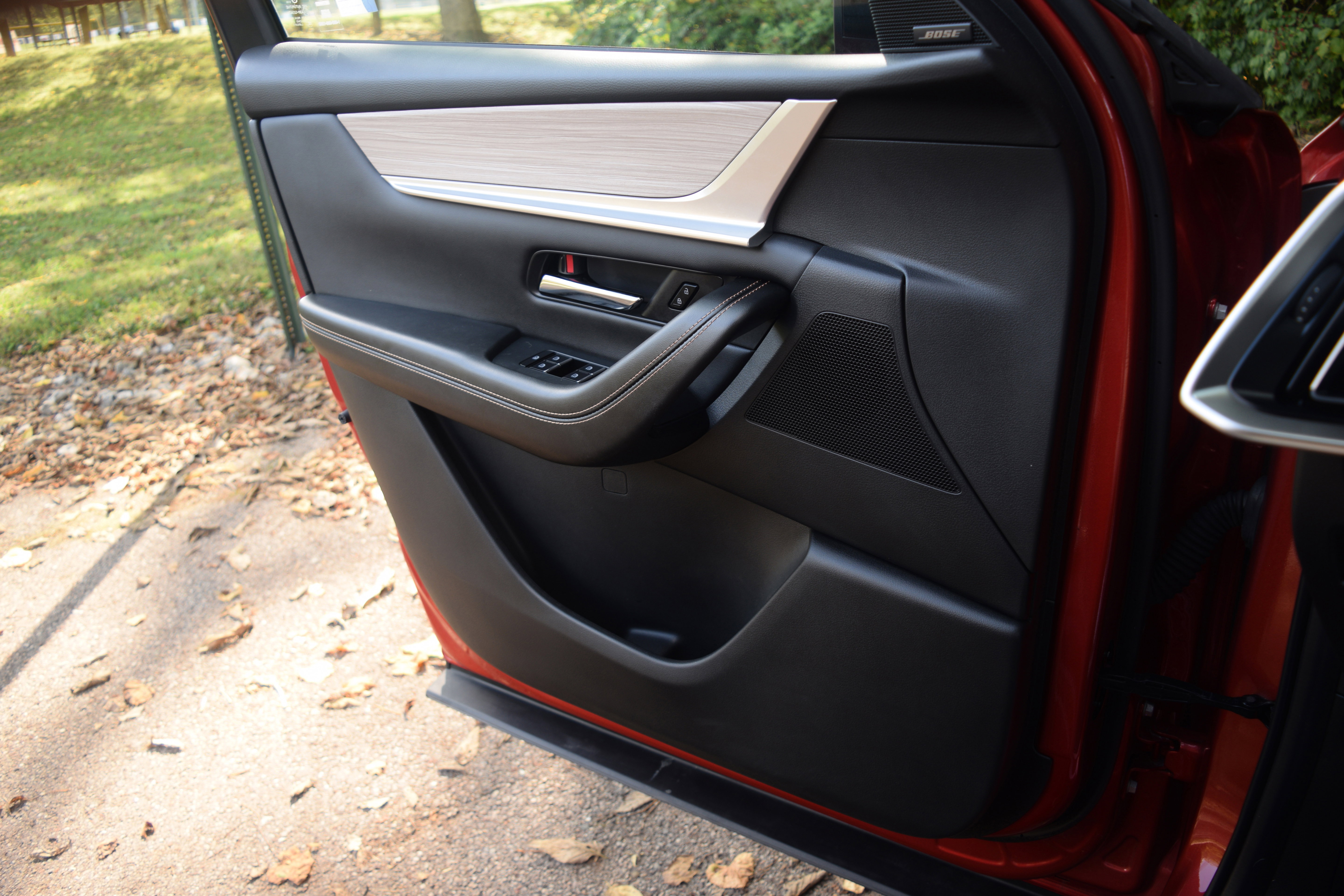 Used 2025 MAZDA CX-70 Plug-In Hybrid w/ Premium Pkg image 19