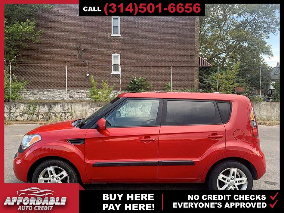 Used 2011 Kia Soul + image 2
