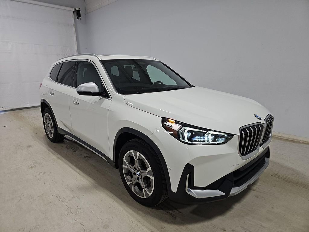 Used 2023 BMW X1 xDrive28i w/ Premium Package image 4